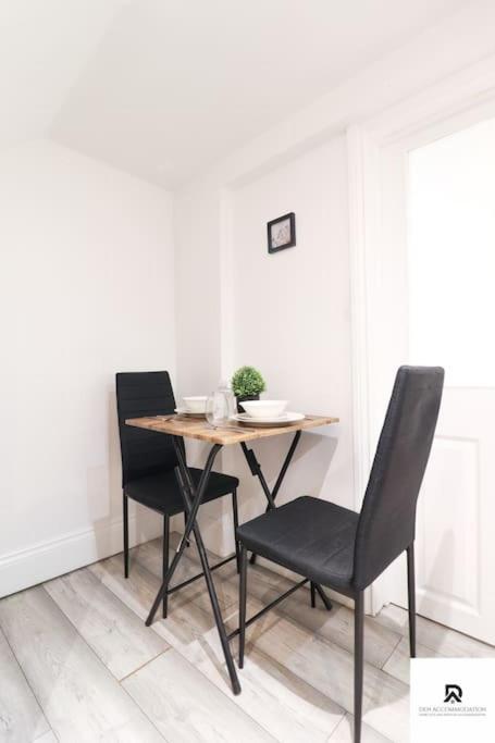 Den Accommodation & Short Lets Greenwich London - 3 Bed House Londres Exterior foto