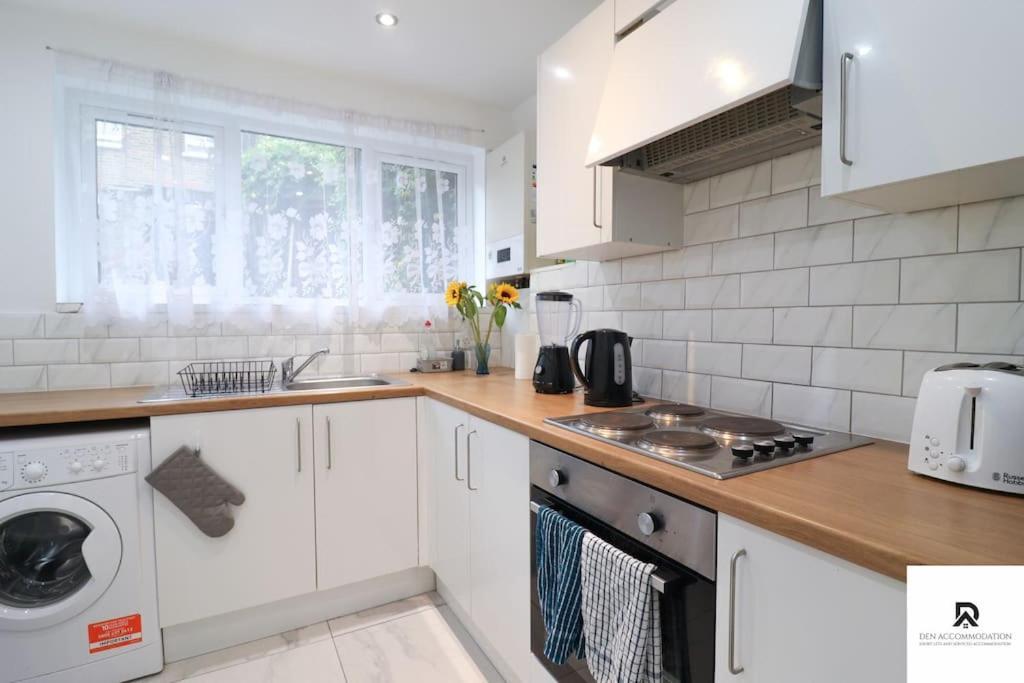 Den Accommodation & Short Lets Greenwich London - 3 Bed House Londres Exterior foto