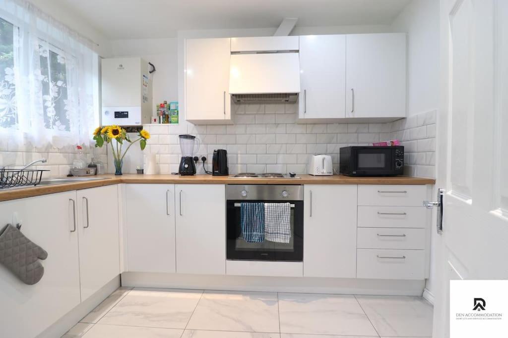 Den Accommodation & Short Lets Greenwich London - 3 Bed House Londres Exterior foto